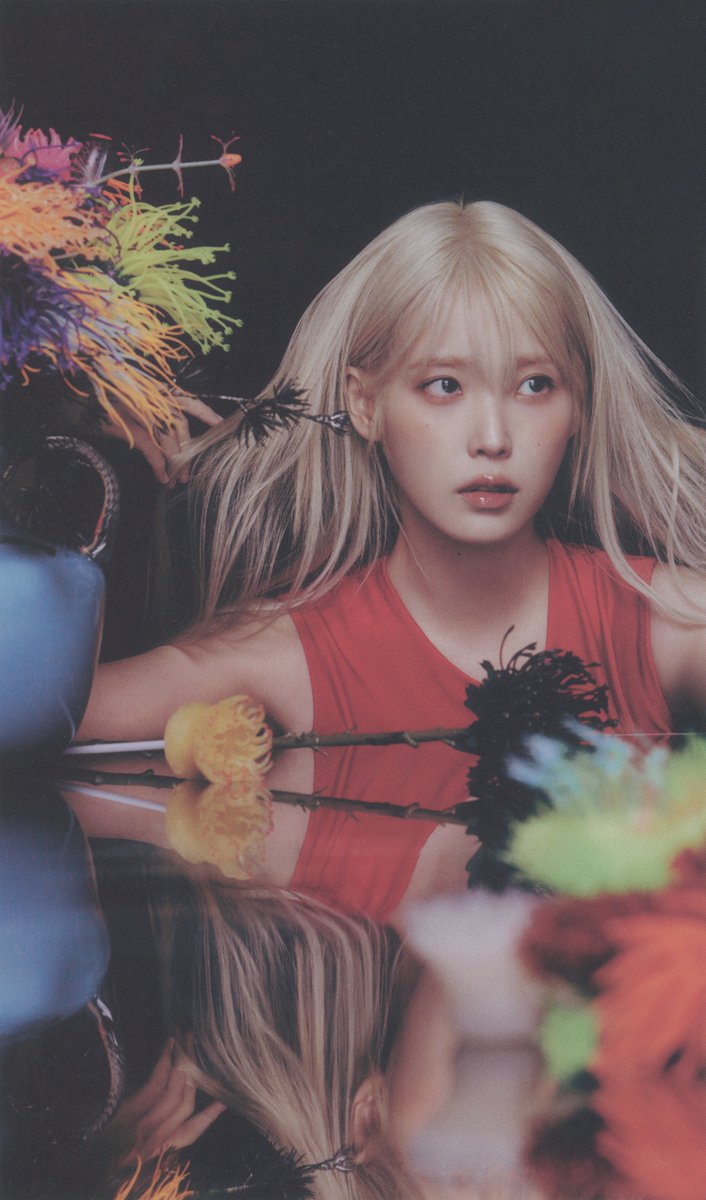 ใจผม.. 😳🫠

The Winning U win VER. PHOTO BOOK  
cr. dlfmadltkd

#ไอยู #아이유 #IU