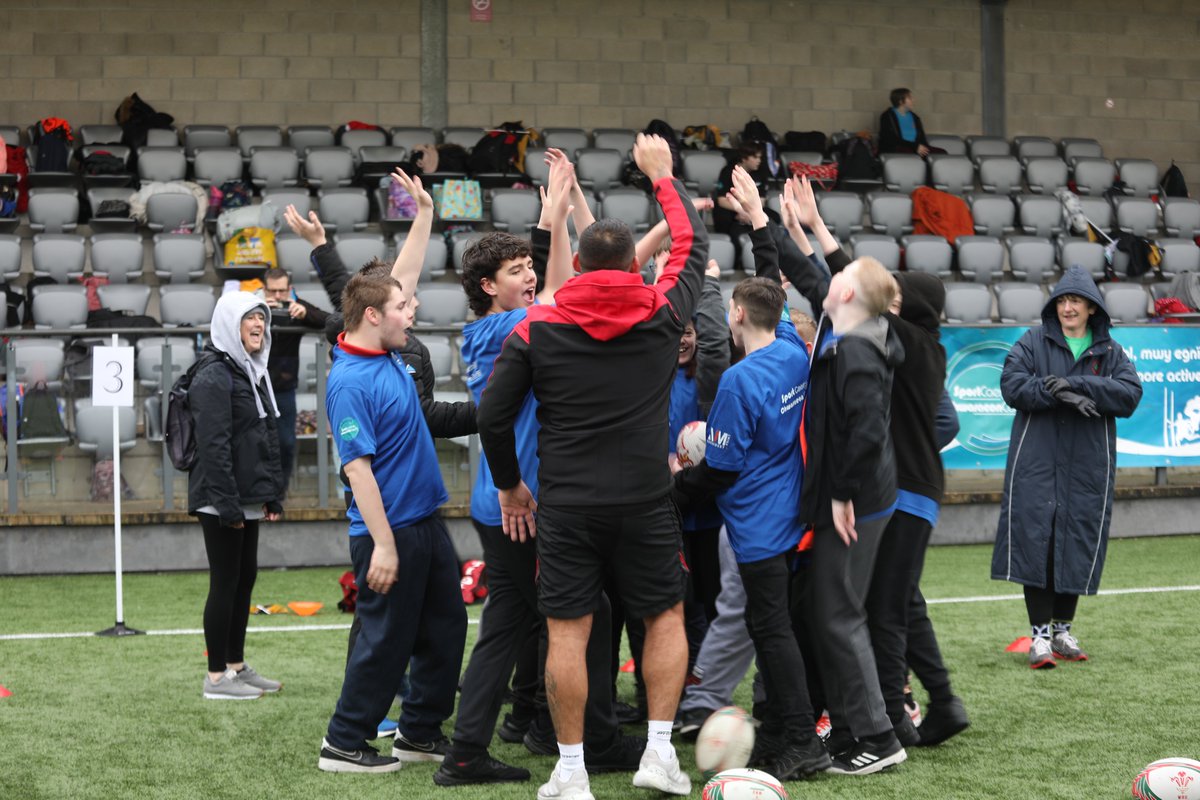 What a day we had at the @sport_leisure Disability Six Nations Festival! 38 pupils had the opportunity to take part in a wide range of rugby activities and showcase their skills. Massive thank you to the @dragonsrugby players for taking the time to meet us!