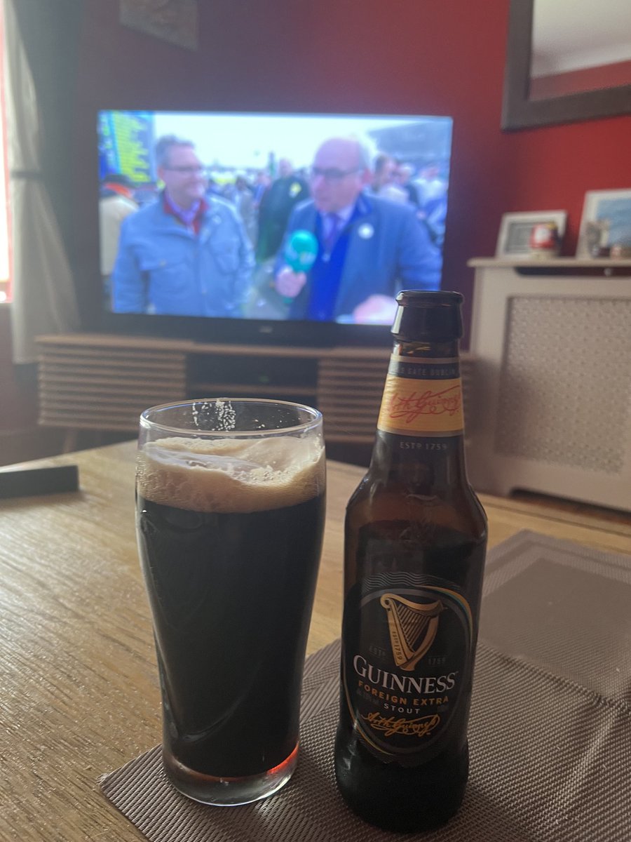 ⁦@TimeLineSkulls⁩ cheers all just got back from work up the racing and #goldcup