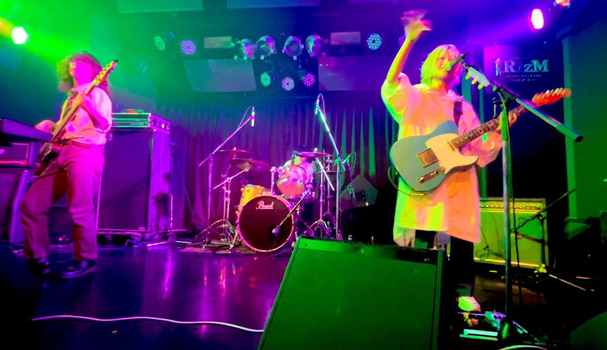 hakumei@青山Rizm

愛探眼影さんの企画に出演！
hakumeiの伝える気持ち伝わる素晴らしいライブでした！
hakumeiの曲はもっと沢山の人に伝わるので、これからもどんどんバンドとして成長していってね！
ひとまずありがとう。