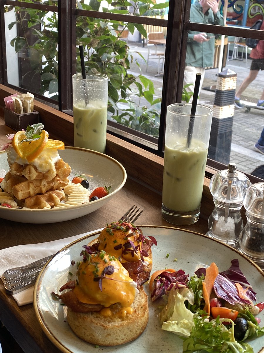 ChefPower__'s tweet image. Brunch time with the one you love~Waht a good sunny day! Just walk through the city and have the bruch.🌞🌞🌞