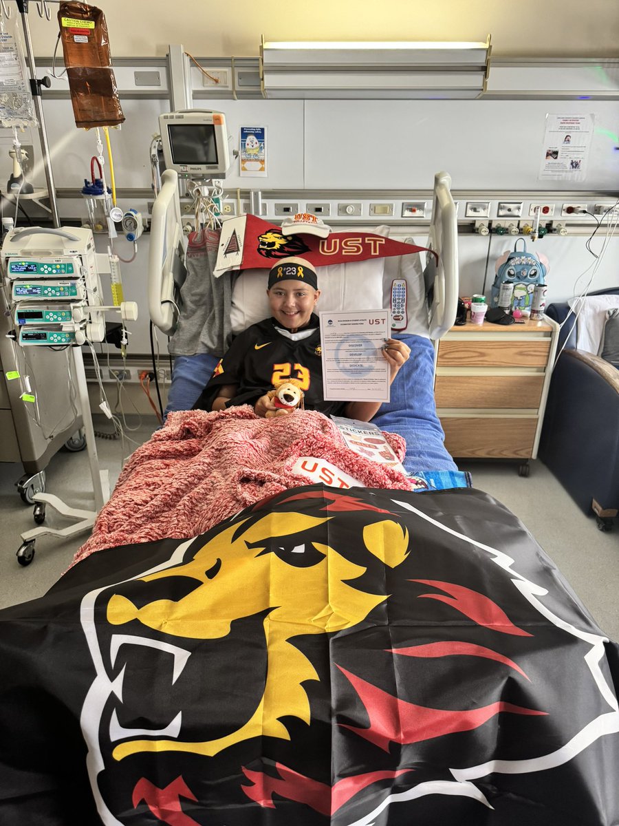 UST Volleyball tweet media