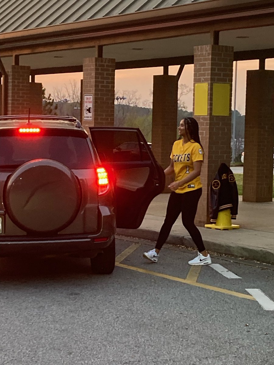 A big thank you to the IHS Softball team for coming out to greet our students and families this morning! Our morning drop off was so much nicer with you all!!🥎 #IrmoStrong #OurD5Story #lesjourney2excellence