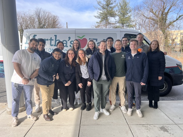 Big shoutout to Curtis & Co. for bringing the volunteer magic to our Stanton Elementary Joyful Food Market! 🍎 Together, we successfully created 80+ bags in just 10 minutes, all while jamming to some tunes. To learn more, visit the link below; bit.ly/3IrMxN0 #volunteer