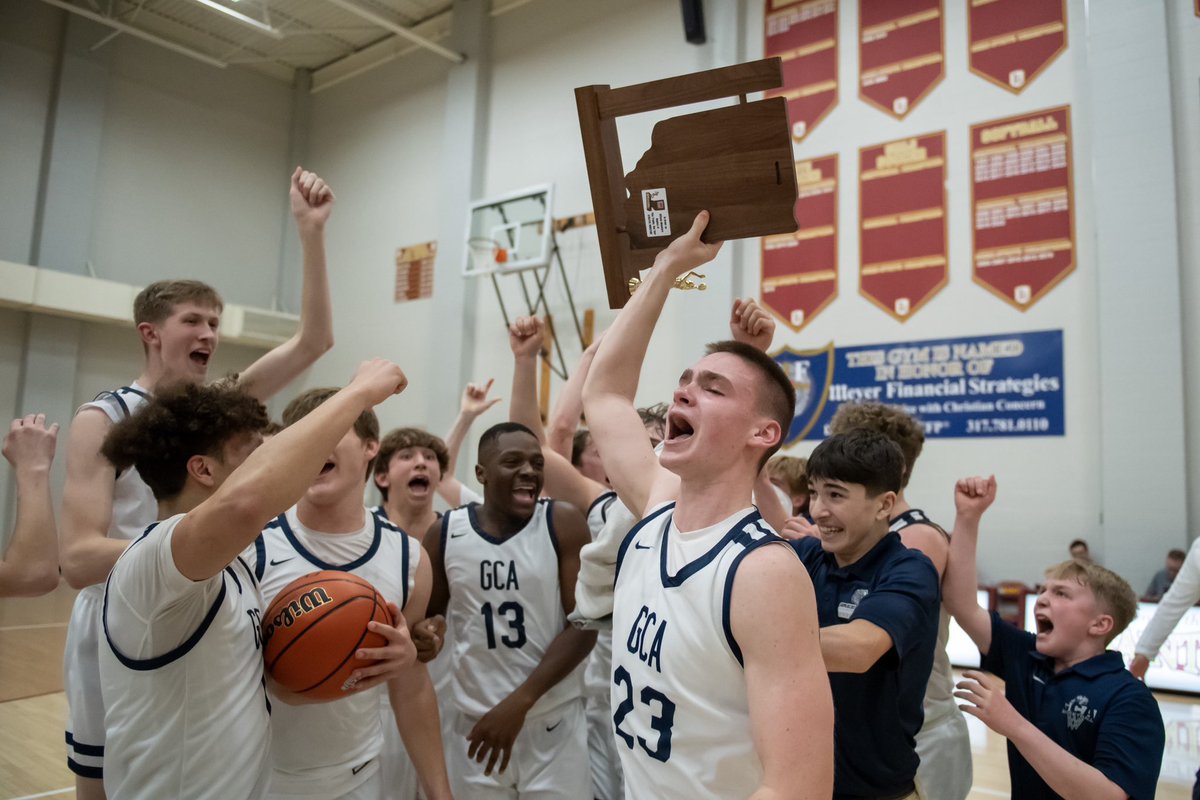gcacougarsmbb's tweet image. 24 hours until Semi State tip-off! Cougar Nation we need you to show up and bring the energy! Wear your white!🏀🐾 #ALLIN #CUTNET #32 @maxbooher24 @J__Will34 @JimWill98160614