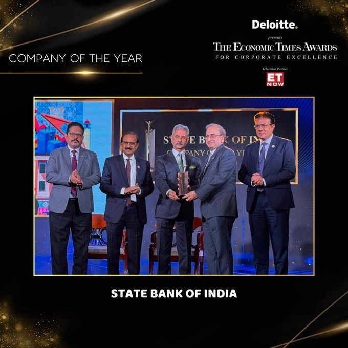 EconomicTimes's tweet photo. Company of the Year Award goes to @theofficialsbi, at #ETAwards. Watch #ETAwards #LIVE here: https://t.co/NAmSqZ0YgH https://t.co/fm90Vfvdgk