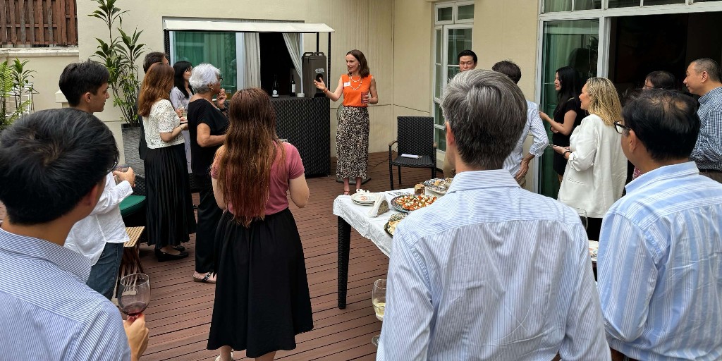 Our Development Director Anna Bates enjoyed meeting LMH offer holders, parents and alumni at our #LMHLocal event in Singapore yesterday evening. Thank you to all those who came along to hear more about what's going on in College.