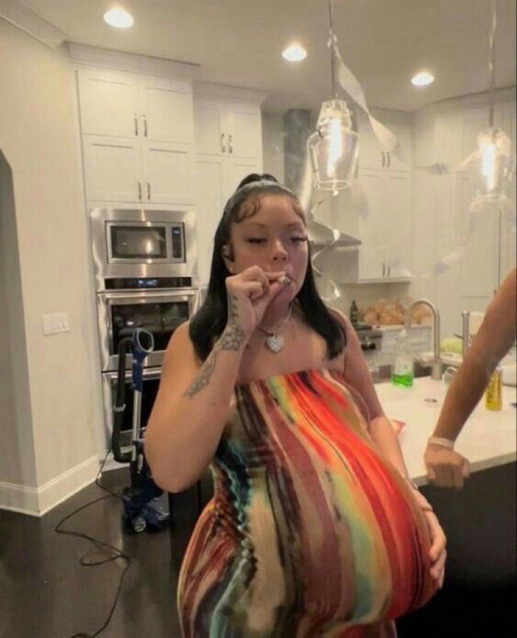 Bigqadi's tweet image. ladies is it ok to smoke w33d while being pregnant?