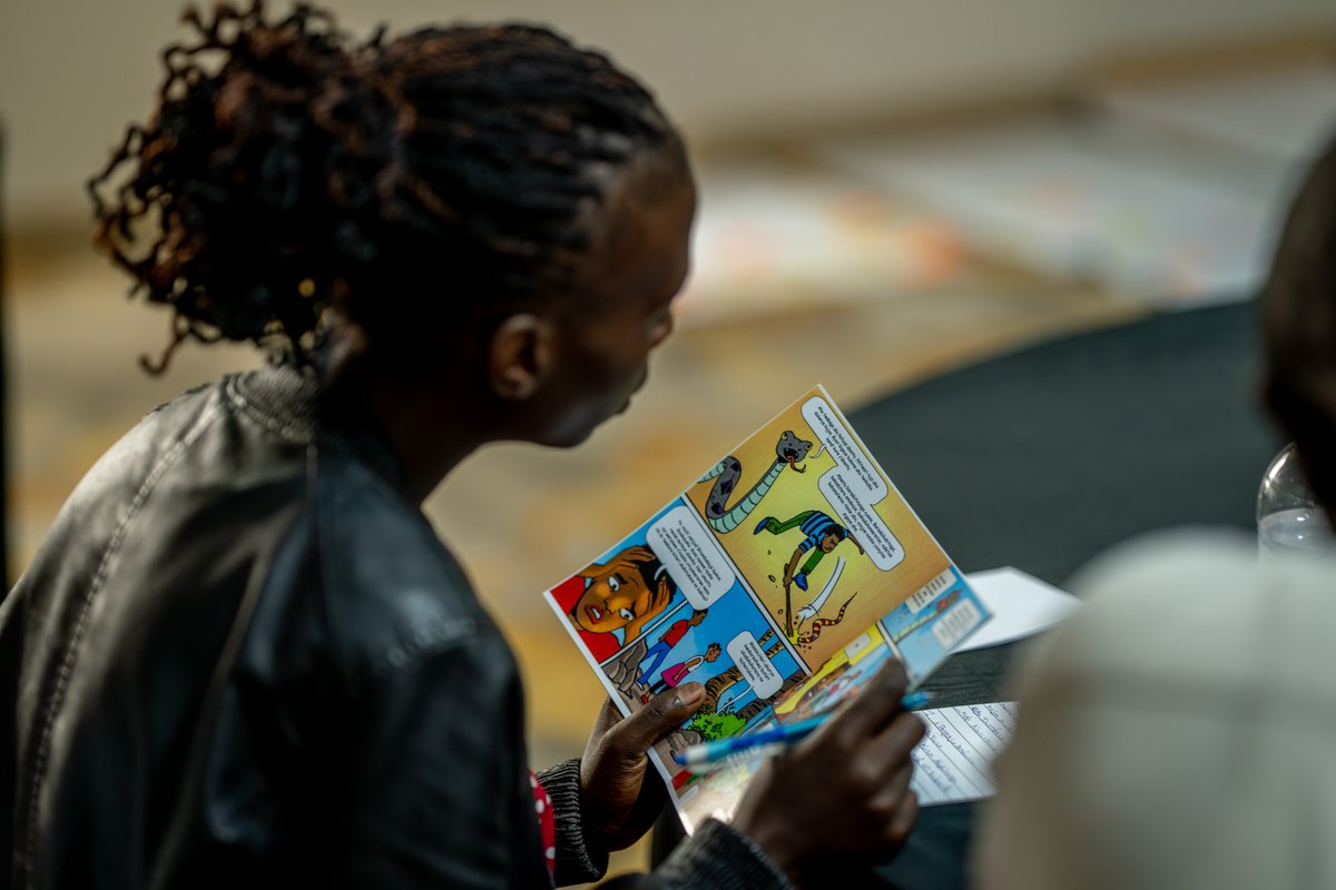 Last week, in 🇷🇼, our educational comic book “Safiya’s 8 Secrets” was distributed among policy makers, snake experts, traditional healers and other snakebite stakeholders at the launch of the @SBE_Alliance. We can't wait to spread the secrets of #snakebiteprevention further.