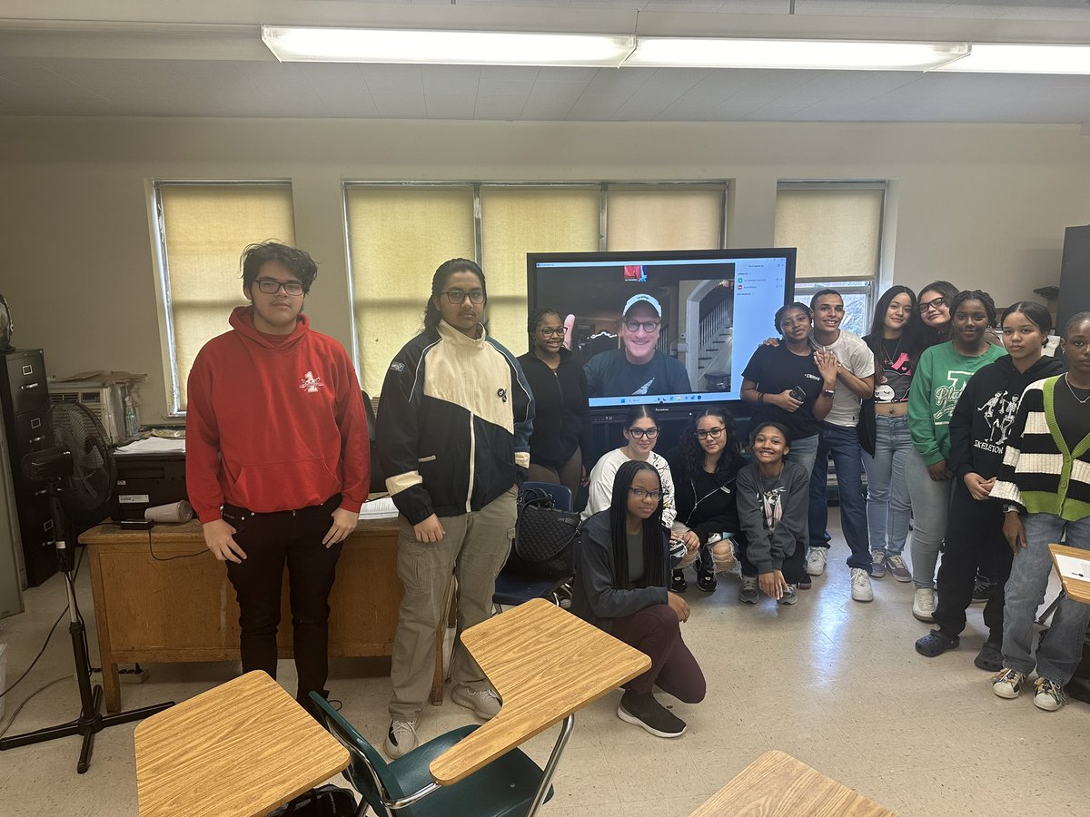 HOLLYWOOD screenwriter and GORTON graduate zooms in to Mrs. DeMatteo’s Advanced Placement English Lit class to share a bit about his high school/college experience to kick-off college week. <a href="/Prin_MoralesGHS/">Mr. Jamie Morales</a> <a href="/GortonHS/">Gorton High School</a> <a href="/YonkersSchools/">Yonkers Public Schools</a> <a href="/RcollinsJudon/">RoseAnne Collins-Judon</a> <a href="/DematteoCoach/">Coach Dan DeMatteo</a> #staytuned
