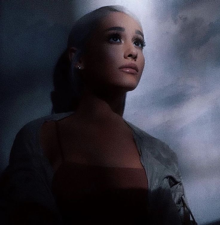 diorfairie's tweet photo. everyone reply with #APOLOGIZETOARIANA to help get it trending https://t.co/ByrM2eHRkT