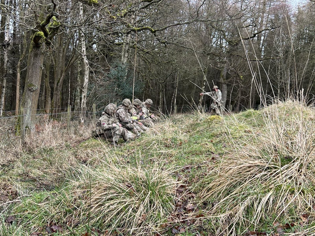 Endex on Pre ALDP😃 5/7 bespoke trg package has been delivered by our excellent military trg team to prepare 20 junior leaders for future roles ✔️ orders ☑️ intro to 7Qs ✔️ kit checks ☑️ harbour drills ✔️ delivering order in the field ☑️ section attacks @AMS_SM_1 @qarancassn