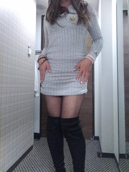 ドットのストッキングがかわいかった ネイルチップかわいくない？ ウィッグぼさぼさとネックレス歪んでるのマイナス点；； https://t.co/oDFQmsUmF8<a href="/tag/%E5%A4%AA%E3%82%82%E3%82%82%E3%82%92%E6%99%92%E3%81%99%E8%A6%8B%E3%81%9F%E4%BA%BA%E5%BC%B7%E5%88%B6"class="tags"><span>#太ももを晒す見た人強制</span></a>