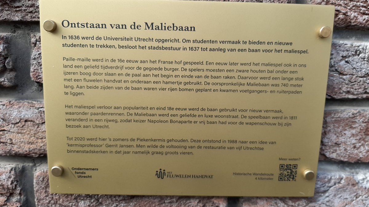 Historische wandeling  Oost. Een route langs diverse panden, maar ook het ontstaan van de maliebaan. Nieuwgierig naar de gehele wandeling . 
historischewandelingoost.nl