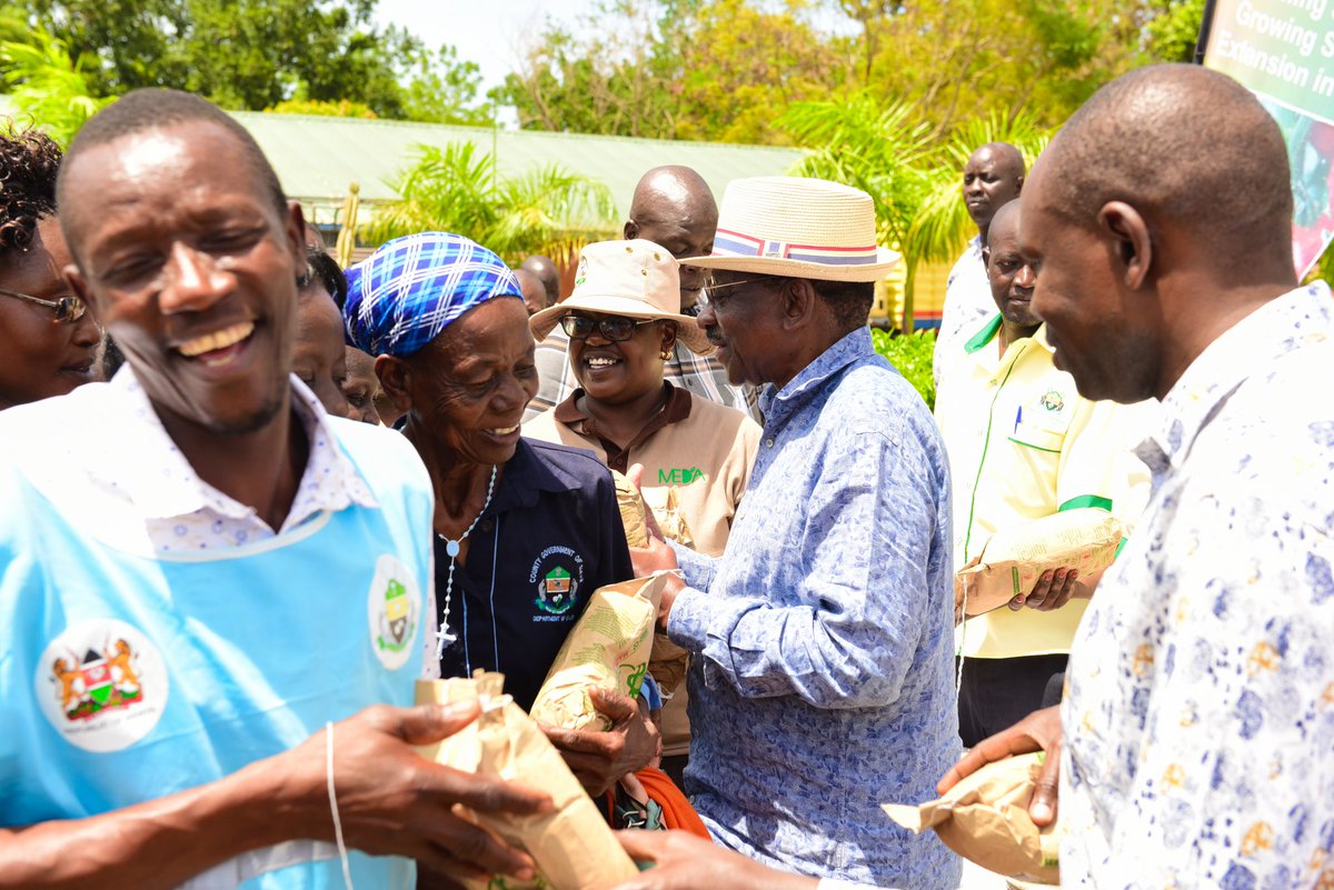 Flagged off 28 metric tonnes of certified maize seeds and 55.56 MT of fertilizer subsidies worth Shs 54m. This initiative is among the various efforts being made to spur economic growth, create employment and catalyze industrial development . I urge farmers to embrace the long…