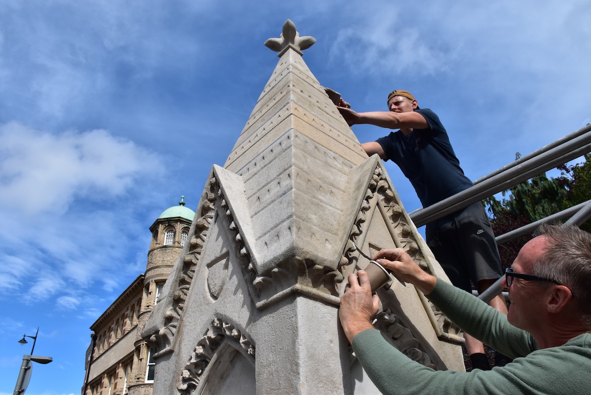 For @ScienceWeekUK we are celebrating pioneering ear surgeon Joseph Toynbee. He died in his laboratory experimenting with chloroform as a remedy for tinnitus...Did you know he was Queen Victoria's ear surgeon?👑👂We restored his Wimbledon fountain with @Merton_Council #BSW24