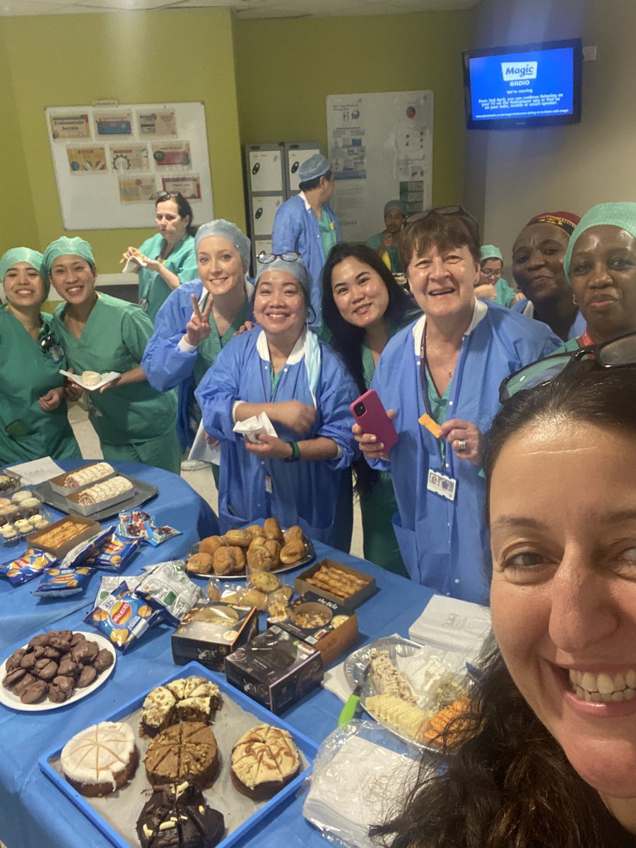 Belated #InternationalWomensDay2024 celebration in @BartsHospital theatres! 76% of NHS employees are women and this group are some of the best!! @BartsAorta @ru_nhs @BenjaminAdamsMD @mraungoo @kulvinderlall