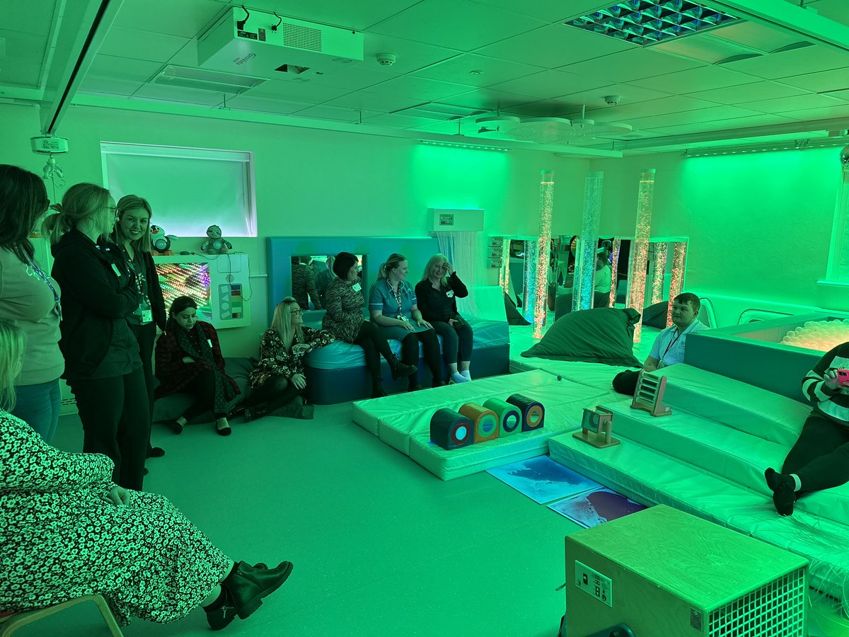 Yesterday, we welcomed an abundance of professionals who work in a multitude of healthcare settings into our humble abode, where they spent the day immersing themselves in all things Derian House! 🤩

For more information about future events, visit <a href="/DerianEducation/">Education at Derian House</a> 💚