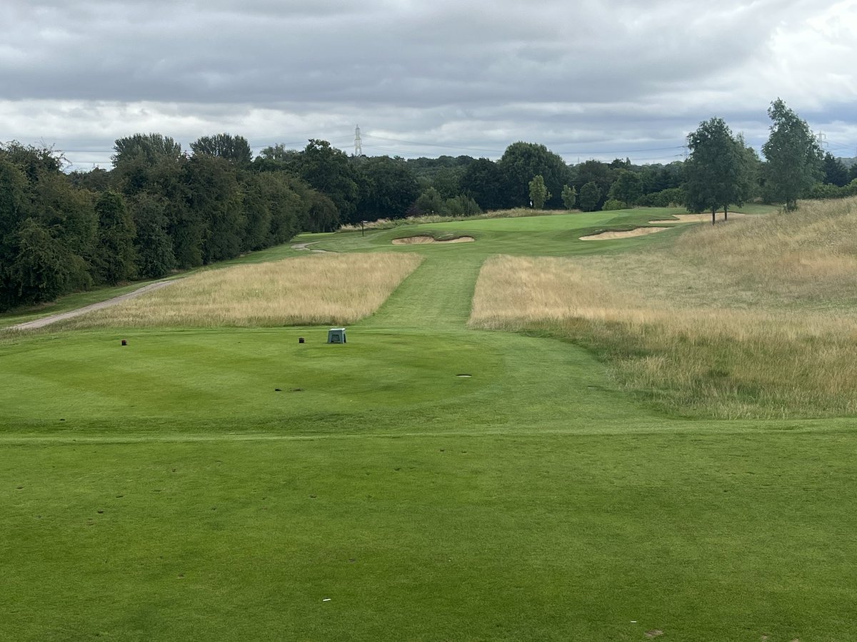 Advert will be out in due course but we are looking for an Assistant Greenkeeper at Letchworth Golf Club. Salary up to 28K for the right person with right qualifications. All the usual perks. There is FREE PARKING but I won’t mention that! 😂. RTs appreciated. DMs Open.