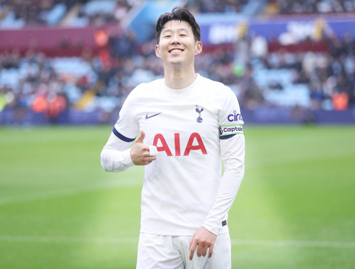 Spurs_KR's tweet photo. 축하합니다! 당신은 따봉쏘니의 행운을 받았습니다. 

댓글로 “따봉쏘니야 고마워🤍” 라고 남기면 

이번 주말, 당신을 포함한 가족 구성원 모두가 몸이 건강해지며 
하고자 하는일이 모두 잘 풀리게 될것입니다.

#THFC #COYS #토트넘 https://t.co/VKoLLaxO2H