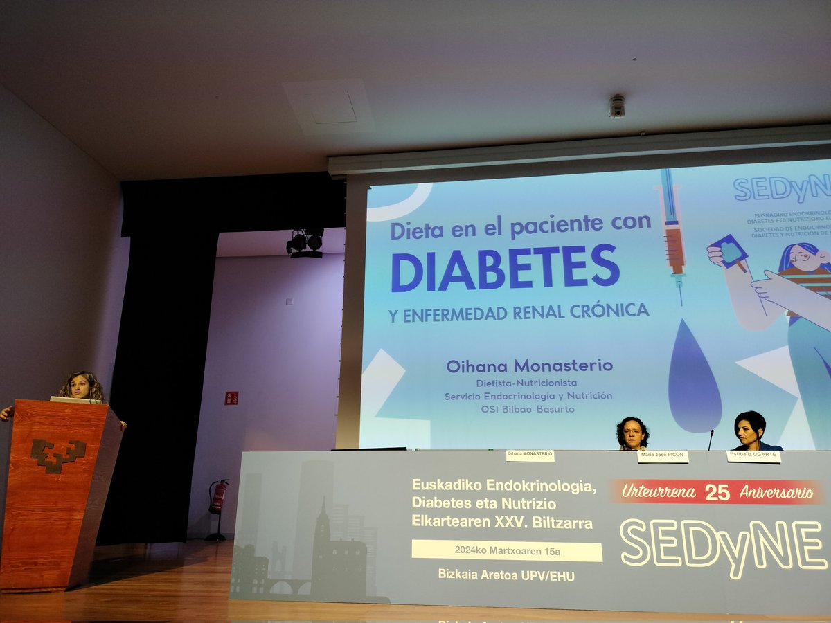 cova_nata's tweet photo. Qué maravilla  @OihMonasterio hablando sobre dieta en diabetes y enfermedad renal crónica! 👏👏👏👏#SEDyNE2024 @OSIBilbaoBasurt https://t.co/ub3kuksmxD