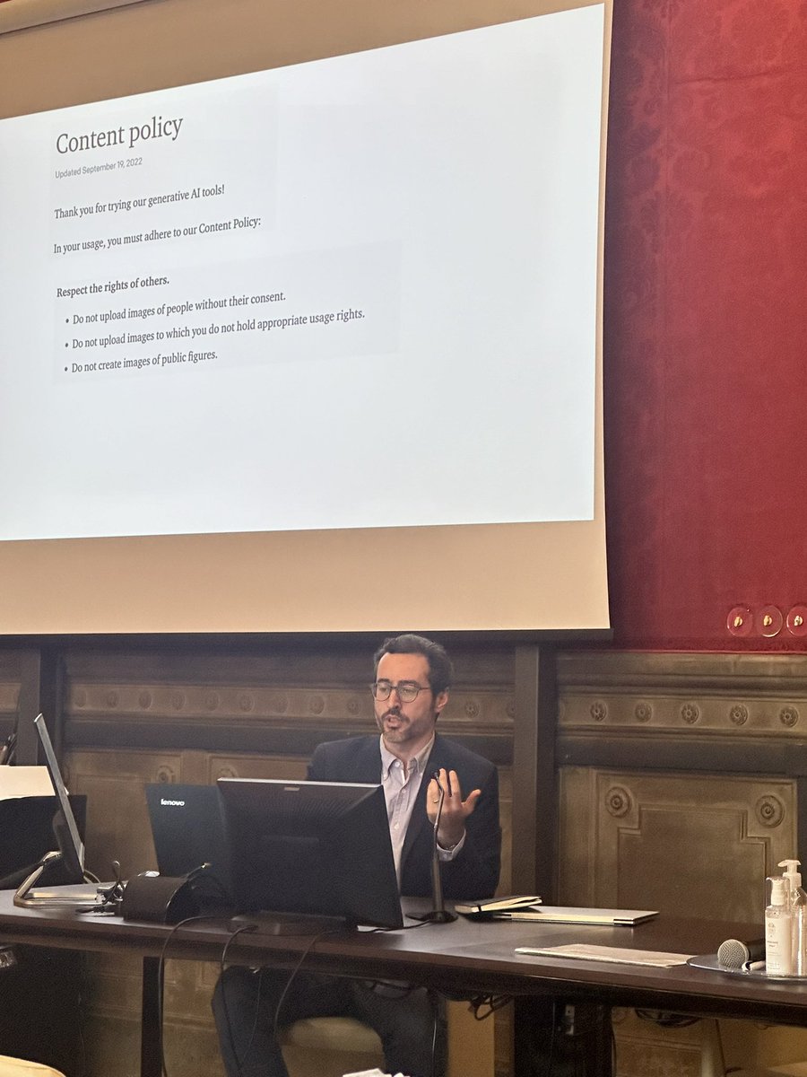 🎤 Great to start the third day of the school on digital constitutionalism with @JPQuintais on platform regulation, generative AI and copyright