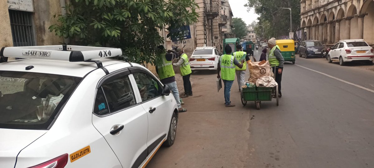SWMEastZone's tweet photo. Small actions, big impact! Embrace the Swachhta Hi Seva movement to inspire a culture of cleanliness and solidarity. Let's come together to create a cleaner, healthier environment for all! 
@AmdavadAMC

#amc #amcforpeople #SwachhAmdavad #MycityMyPride #swachhgujarat2024 #sbm2024 https://t.co/PDnpJtVxbf