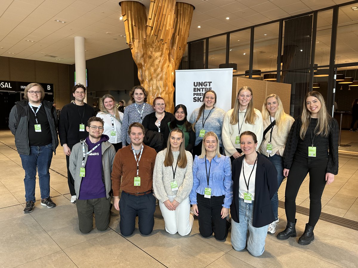 Yesterday, the students in "Food and Entrepreneurship" served as the jury in the category "Best Learning Process" at the County Championship for student enterprises 2024! Well done!