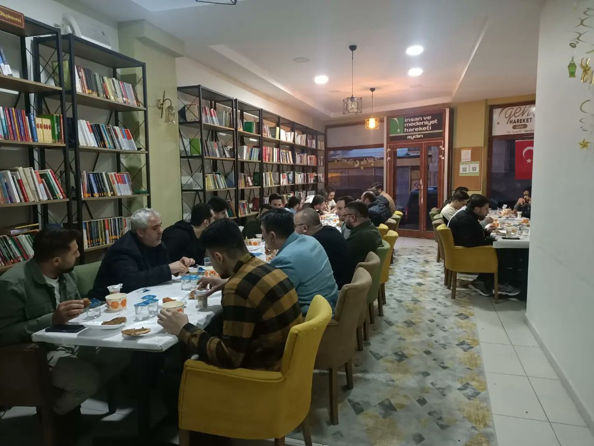 “Kim bir oruçluyu iftar ettirirse oruçlu kadar sevap kazanır. Oruçlunun sevabından da hiçbir şey eksilmez.” (Tirmizi, Savm 82)
İftar programı düzenledik. Allah kardeşlerimizin tuttuğu oruçları kabul eylesin.