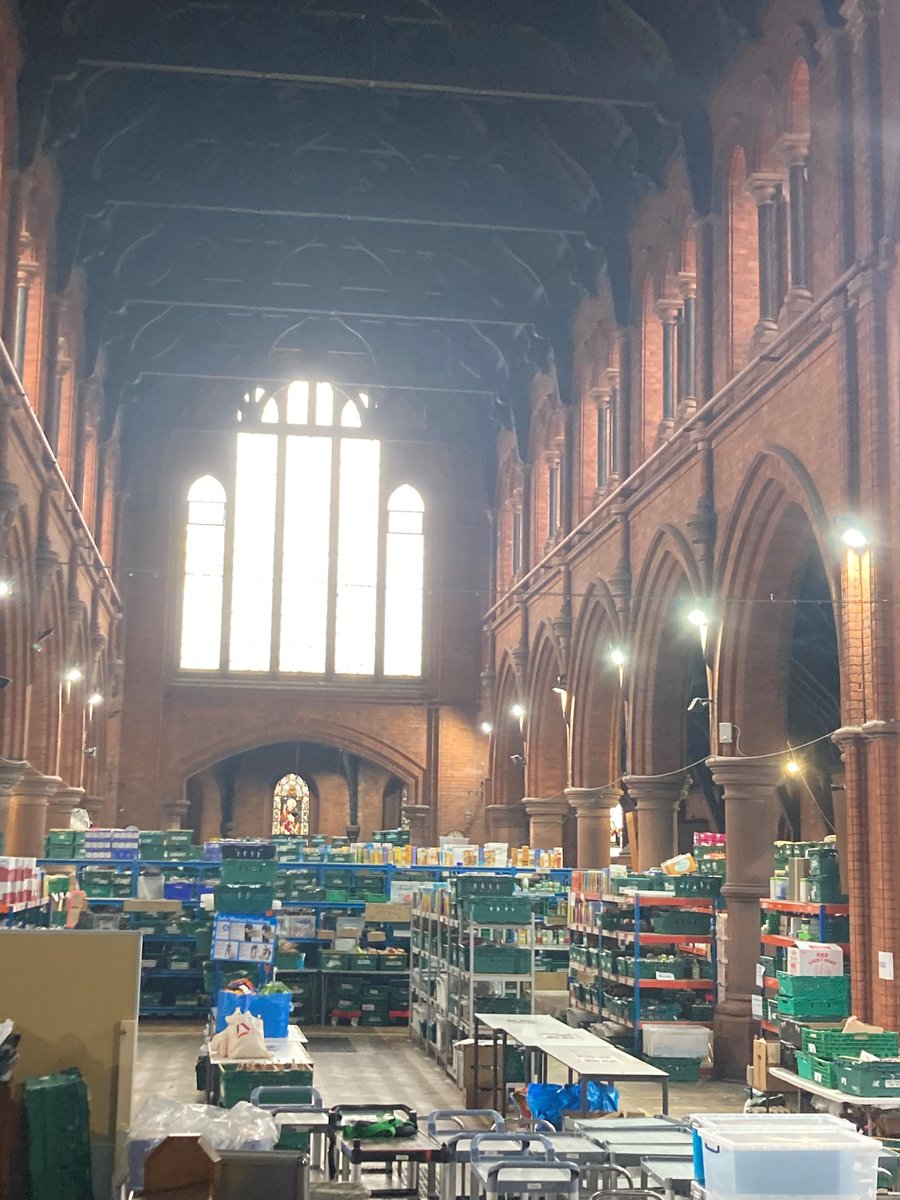 Our #FridayFeeling came on Wednesday this week when the team volunteered with @foodbankNorwood, whose warehouse is in St Margaret the Queen Church, and inventories the current toiletries which go out in personalised parcels for people in need @TrussellTrust #VolunteerWork