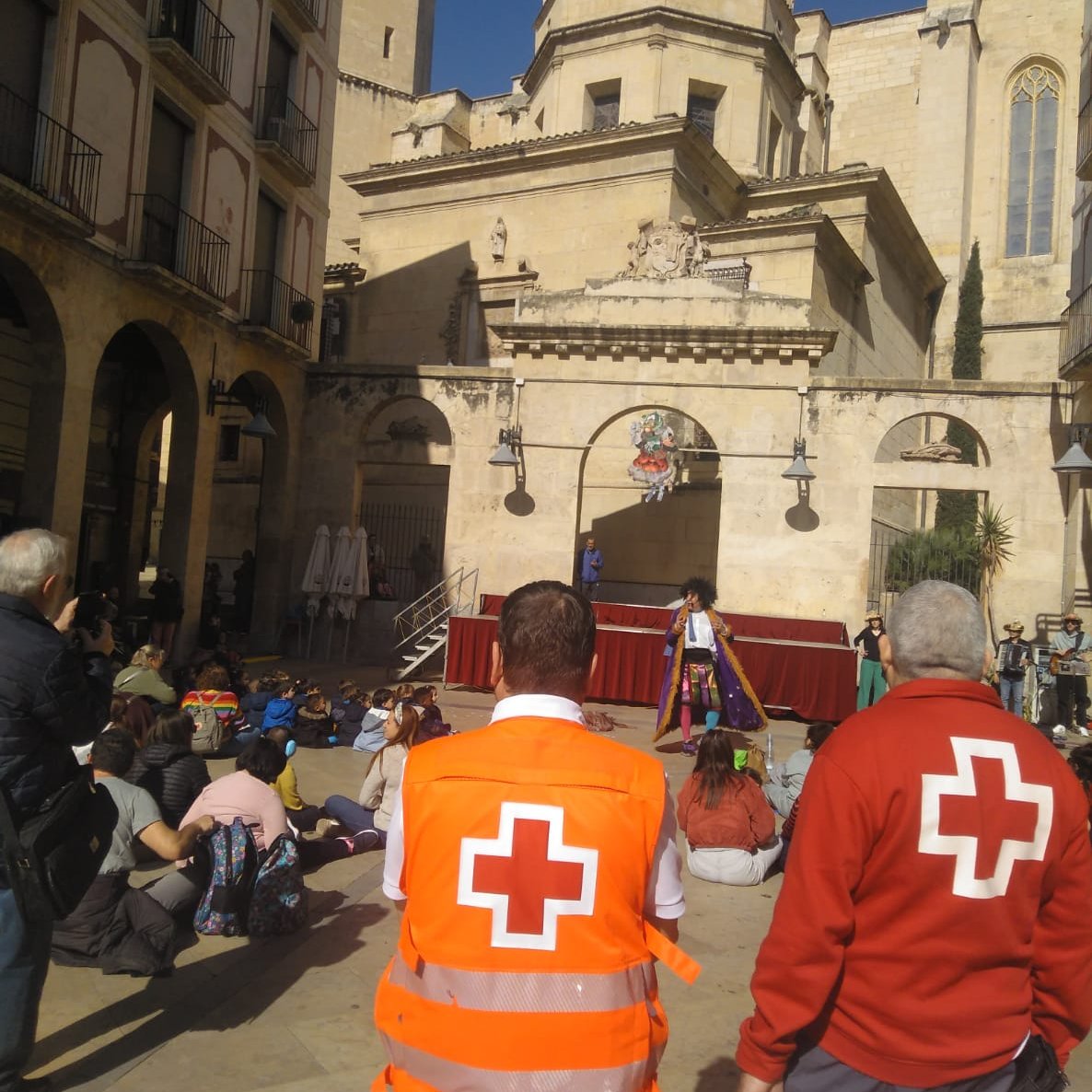 Cada divendres entre Carnaval i Setmana Santa a les Perixateries Velles de #Reus fem el Preventiu on es talla (simbòlicament) una cama de la Vella Quaresma. La canalla que hi va s'ho passa d'allò més bé.