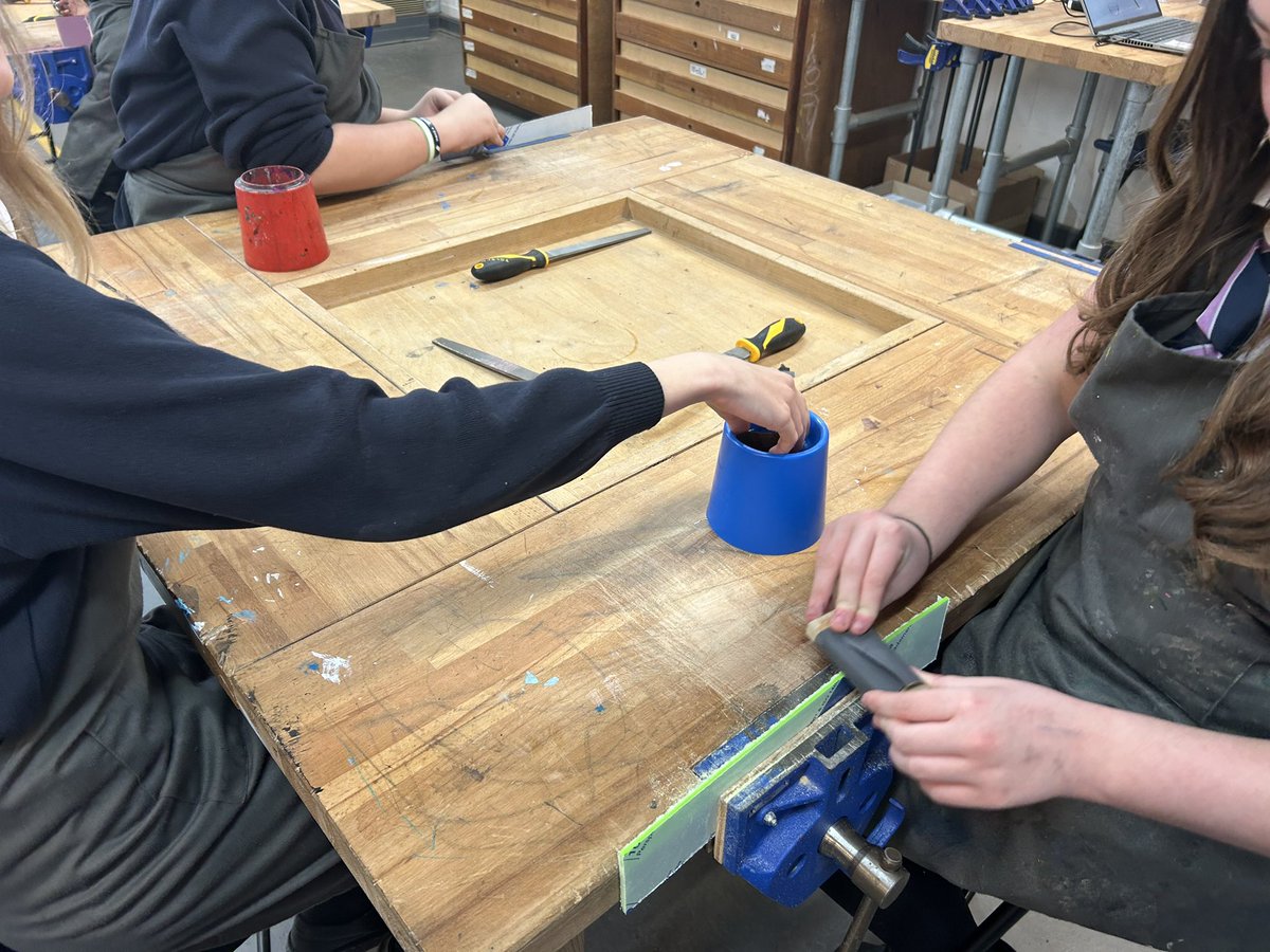 SpringwestDT's tweet image. Wet and Drying with our fabulous year 8 students! Phone stands pending ⏲️ 🔧 🪚 @SpringwestA
