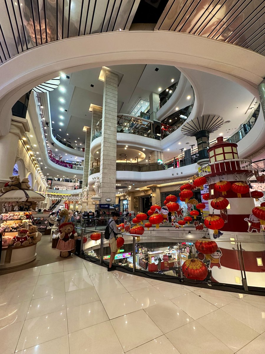 deeptijalsingh's tweet image. Terminal 21, Bangkok📍🇹🇭 

Can’t wait to go back! 

#bangkok #terminal21