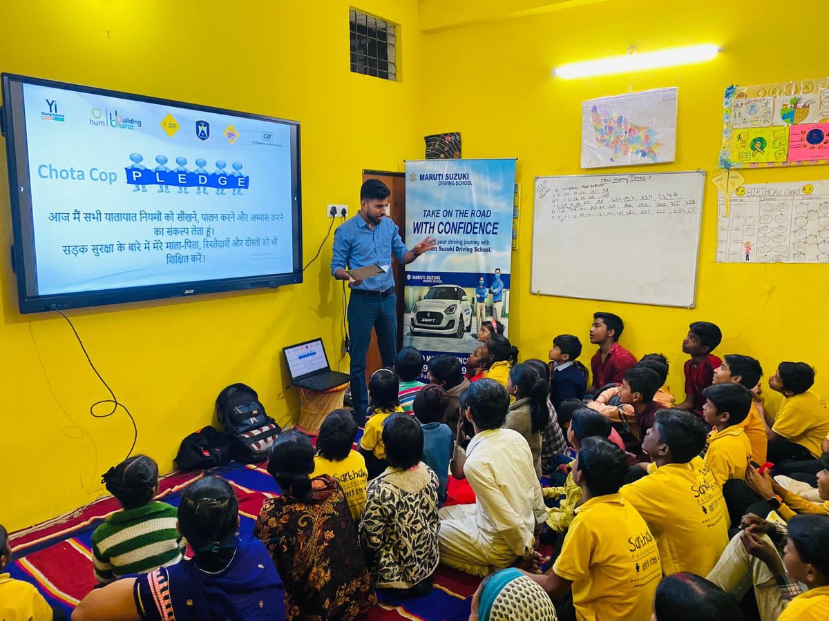 SarthakNGO's tweet photo. We are thankful to Young India #Lucknow for raising awareness among #YellowRooms children on #RoadSafety under their programme #ChotaCop. Their unique learning and awareness program helped children understand basic road safety rules and the discipline required on roads.
@YiTweets https://t.co/SuPmgiItvB
