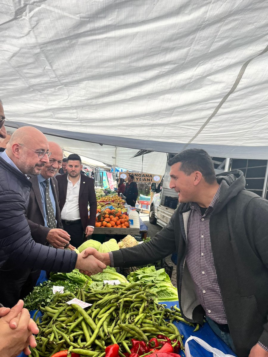 UGUR__POYRAZ's tweet photo. Bugün İbradı ilçemizde Antalya Büyükşehir Belediye Başkan Adayımız @uzdrnesrinunal  ile birlikte esnafımızla bir araya geldik. Gerçek gündem pazarda; esnafın  da vatandaşın da belini büken hayat pahalılığı. https://t.co/30mjLhrV74