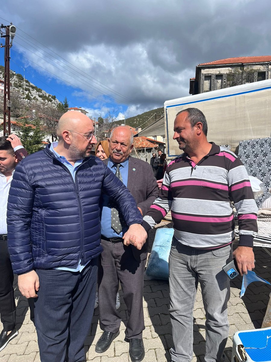 UGUR__POYRAZ's tweet photo. Bugün İbradı ilçemizde Antalya Büyükşehir Belediye Başkan Adayımız @uzdrnesrinunal  ile birlikte esnafımızla bir araya geldik. Gerçek gündem pazarda; esnafın  da vatandaşın da belini büken hayat pahalılığı. https://t.co/30mjLhrV74