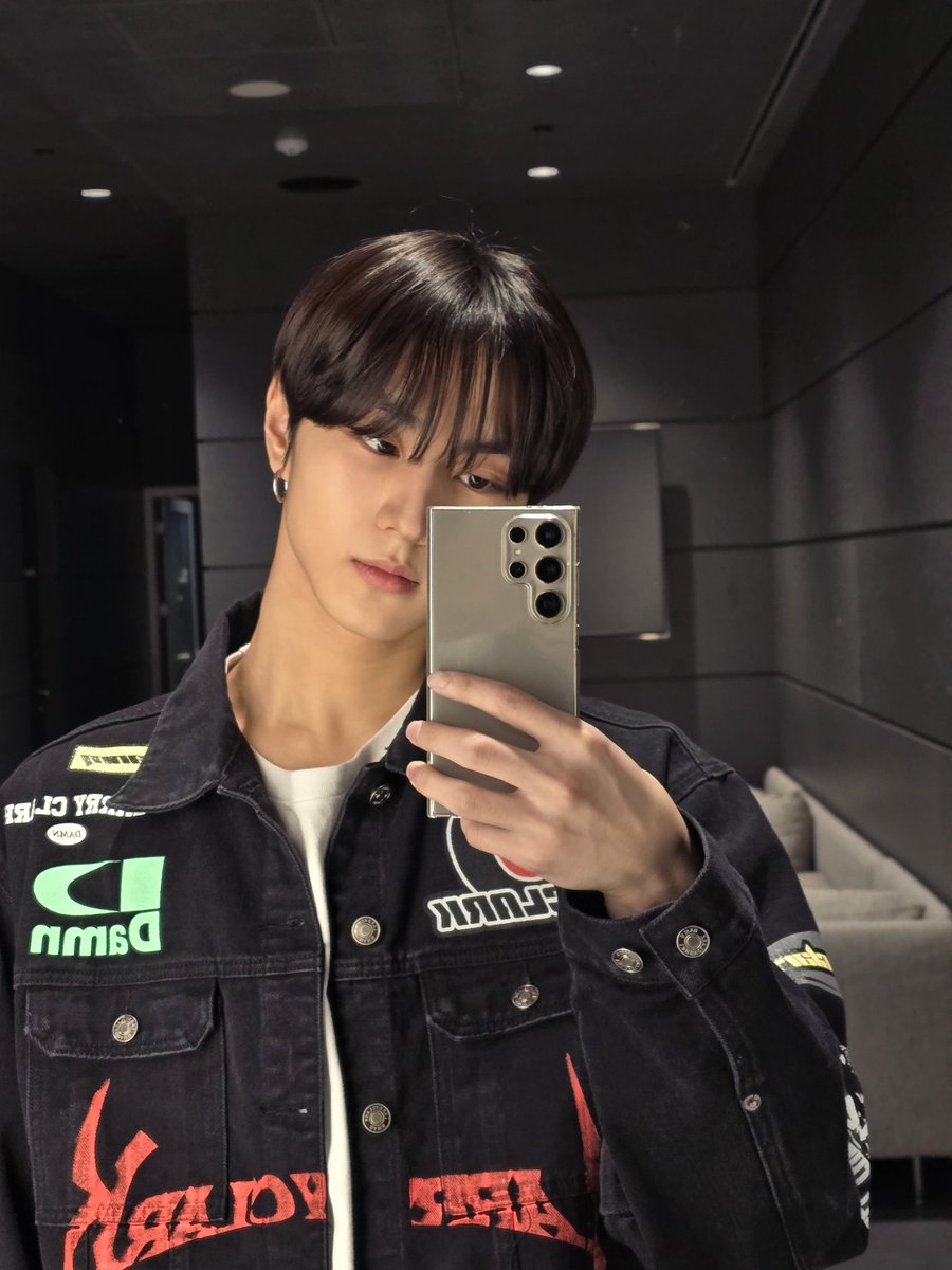 enhypenweverse's tweet image. [ #정원’s Post ] 240315

#JUNGWON: Fiery Friday🔥🔥 

@ENHYPEN_members @ENHYPEN #ENHYPEN #엔하이픈