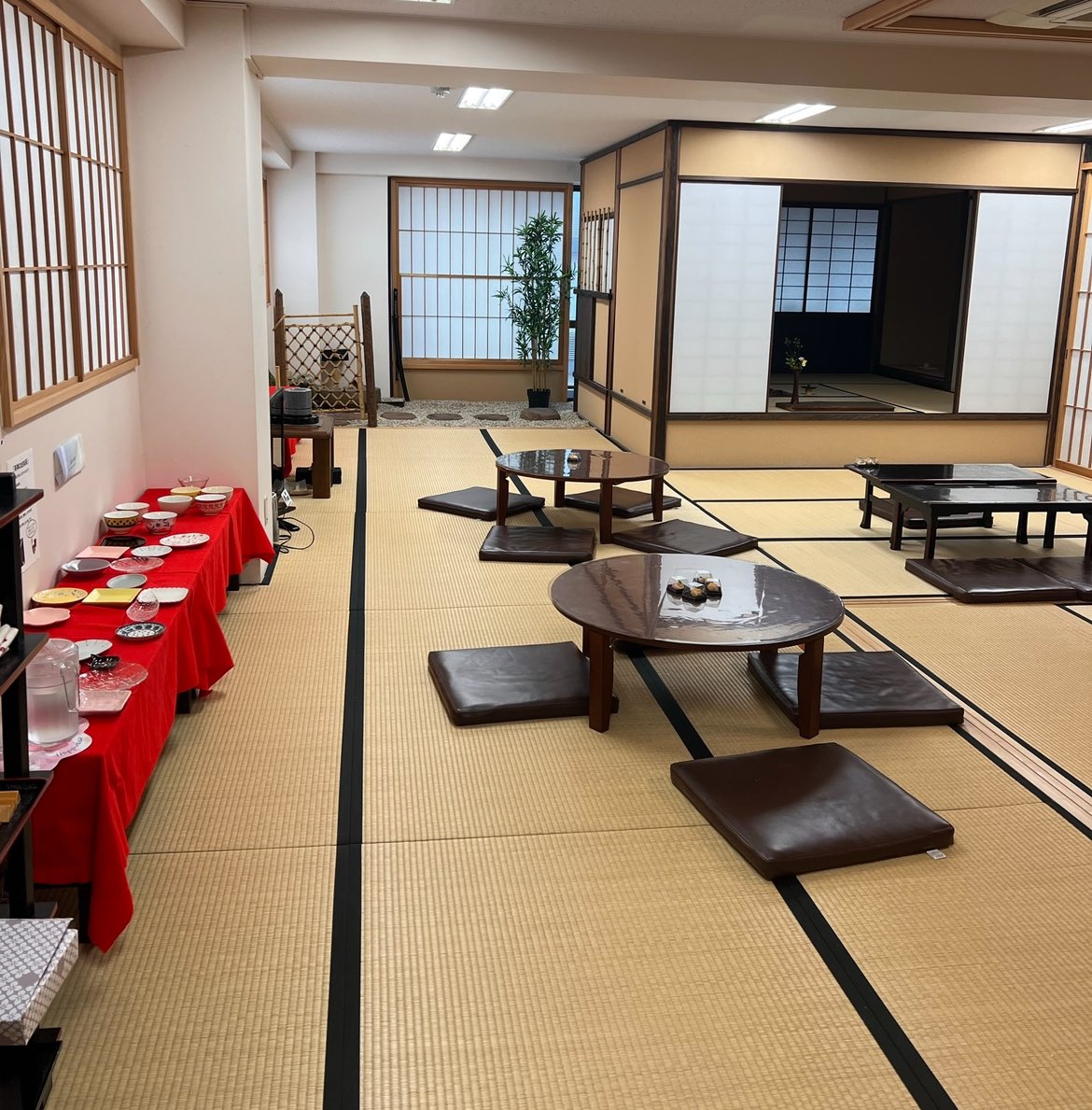 en_ta7's tweet photo. 去年末に体験してきたよ 和菓子めちゃくちゃ難しくて、、不器用だから向いてない😱 でも楽しかった😊 ジョンウォン達も楽しかったかな
#抹茶カフェ茶禅
#en_joy #ENHYPEN https://t.co/Jhz51v3UM4