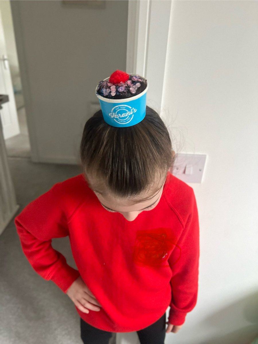 kazzafmac's tweet photo. @VaraniForumCafe crazy hair day, Killie style! https://t.co/m0MQyShxFR