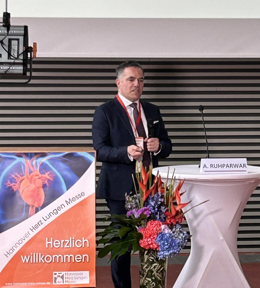 Exzellenter Vortrag von Prof A. <a href="/ruhparwar/">Arjang Ruhparwar</a> zu neuen Ansätzen der mechanischen 🫀Herz-Kreislauf-Unterstützung‼️

<a href="/AWeymannMD/">Ale𝕏ander Weymann</a> <a href="/JanSchmitto/">Jan D. Schmitto</a> <a href="/BSchmack_MD/">Bastian Schmack</a> <a href="/LChristianNapp/">L. Christian Napp MD</a> <a href="/MHH_httg/">MHH HTTG-Chirurgie</a> <a href="/DavidDuncker/">David Duncker</a> <a href="/SamiraSoltaniMD/">Samira Soltani</a> <a href="/HenrikeHillmann/">Henrike Hillmann</a> <a href="/TRassafMD/">Tienush Rassaf</a> <a href="/PfefferMD/">Tobias Pfeffer</a> @MHH_life <a href="/DjawidHashemi/">Djawid Hashemi</a>