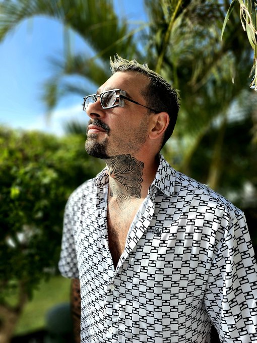 Look beyond appearances for a less superficial vision😉Good Morning. Say it back. https://t.co/pWDwAW<a href="/tag/gm"class="tags"><span>#gm</span></a>