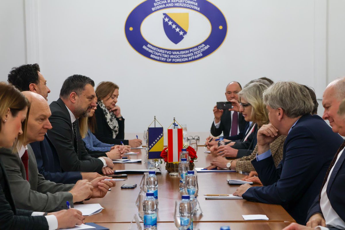 mfa_bih's tweet image. Bosnia &amp;amp; Herzegovina’s Foreign Minister @DinoKonakovic met with Austrian diplomats &amp;amp; officials discussing support for BiH’s EU integration and regional cooperation. Highlighted the importance of EU Council’s positive decision for BiH’s future.
 #BiH #EUIntegration…