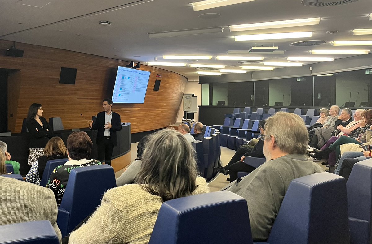 C’est avec plaisir que j’ai rencontré le Maire et les élus de la <a href="/villederiorges/">Ville de Riorges</a>, lors de leur visite au <a href="/Europarl_FR/">Parlement européen en France</a> avec leurs villes jumelles de Calasparra 🇪🇸 et Donzorf 🇩🇪. J’ai été ravie d’échanger sur l’UE avec ce groupe multilingue aux côtés de mon collègue S&amp;D <a href="/mrossemp/">Marcos Ros Sempere</a>.