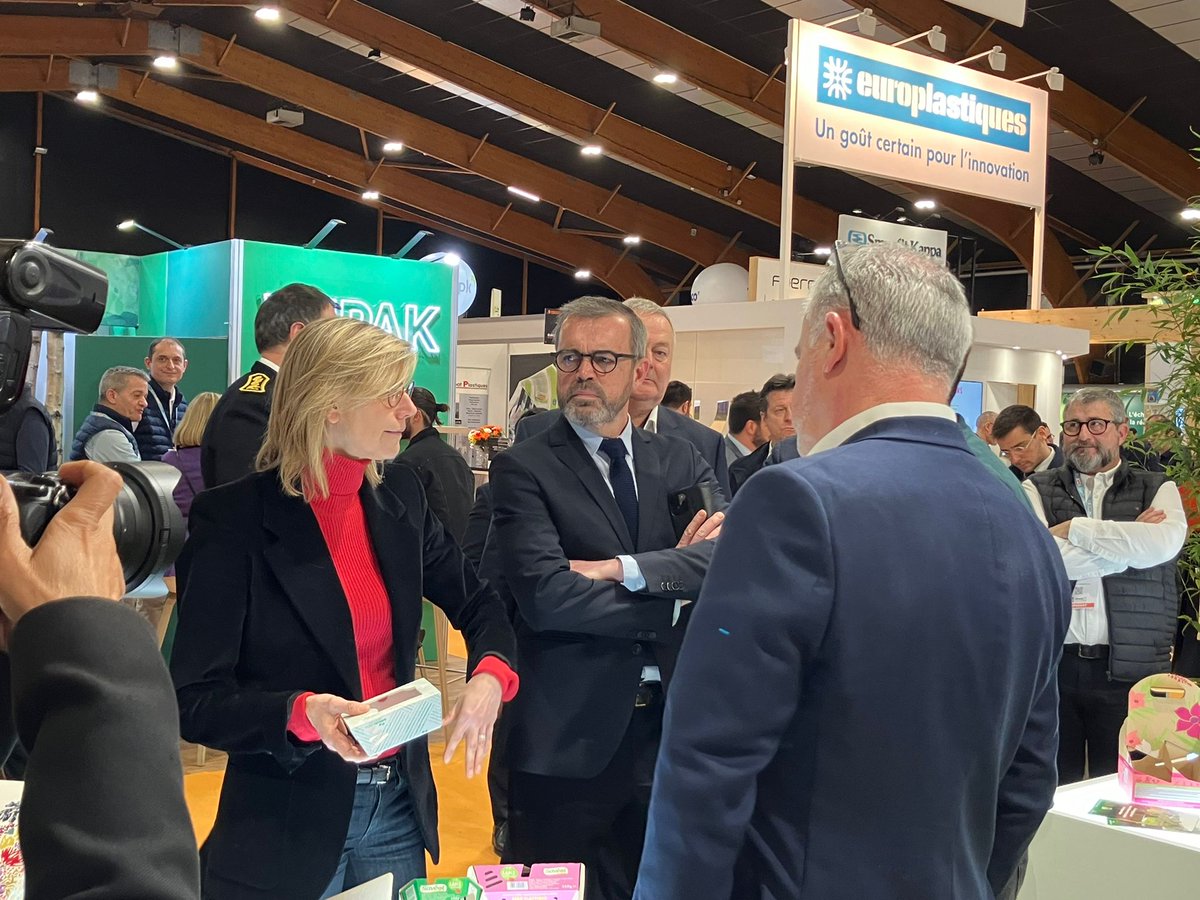 Fiers de mettre en avant notre engagement en France et nos innovations chez Saica Pack pour des emballages respectueux de l'environnement et pratiques lors de la visite de @AgnesRunacher sur notre stand au @CFIAExpo. @Agri_Gouv #CFIA