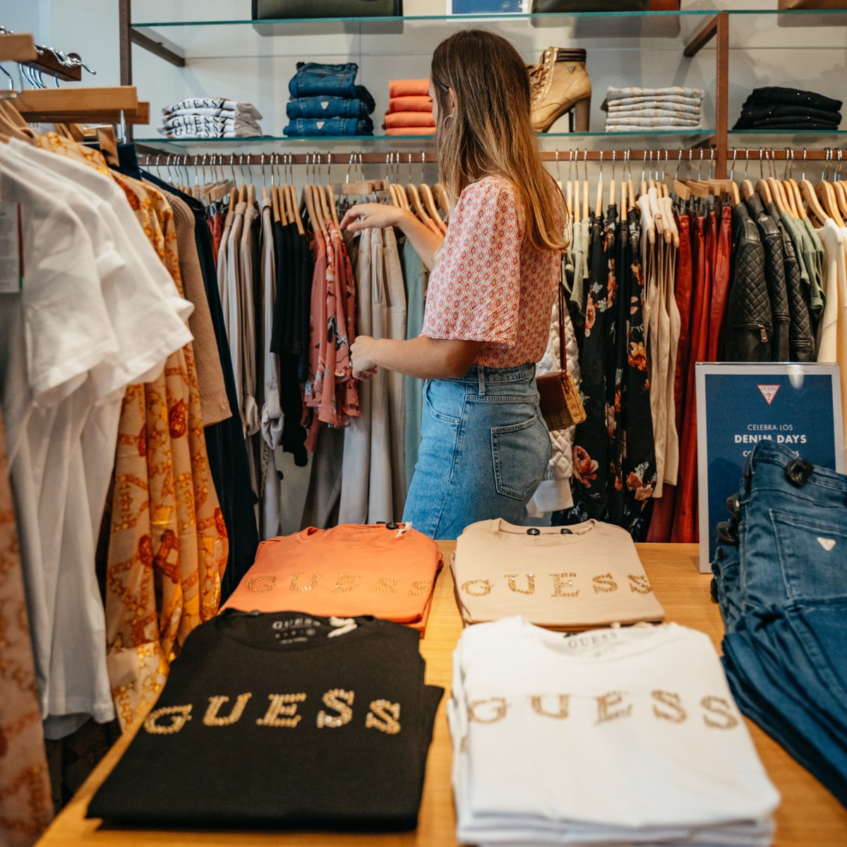 ¿Has visitado nuestra tienda @Guess? ¡Pues no sé a qué esperas! Aquí podrás encontrar tus looks favoritos a unos precios irresistibles 😱

Te mereces descuentazos en tus marcas favoritas! Visita Factory Bonaire 🙌🏽

Triunfarás seguro! 😉

#FactoryBonaire #TuUnicoOutlet #Aldaia