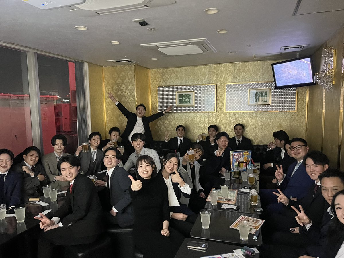 本日は2023年度の社員総会でした！
この総会では年間のMVPや新人賞の発表。
今期の施策を共有し社員全員が同じ目標に向かって進み出す会になります！
既存社員はもちろん2024卒、2025卒も参加します！
全員モチベーションは最高潮！
今期も大きな数字を達成させる為社員一同頑張って行きます！！