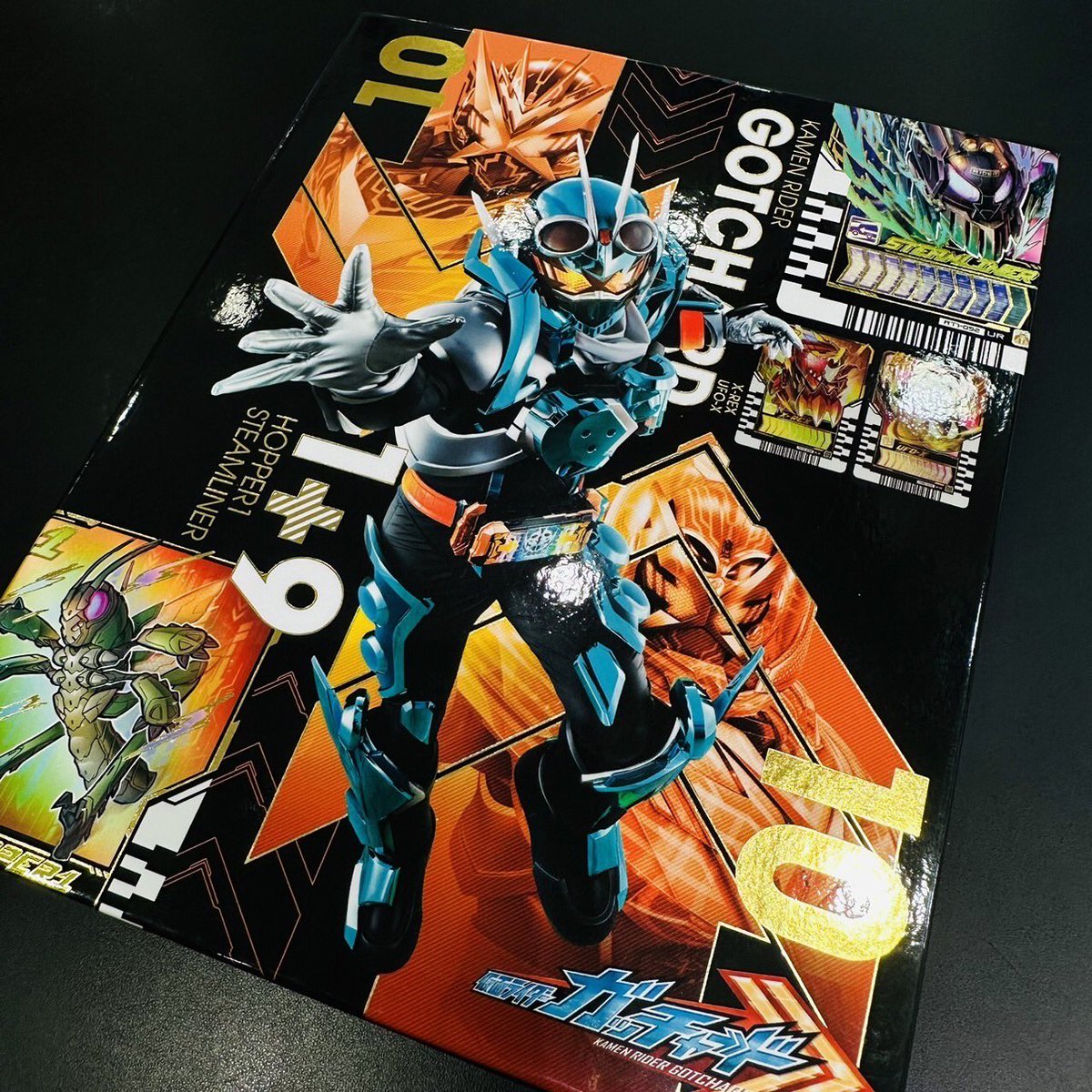 仮面ライダーストア東京店 情報】 東京店の店頭には『#レジェンド