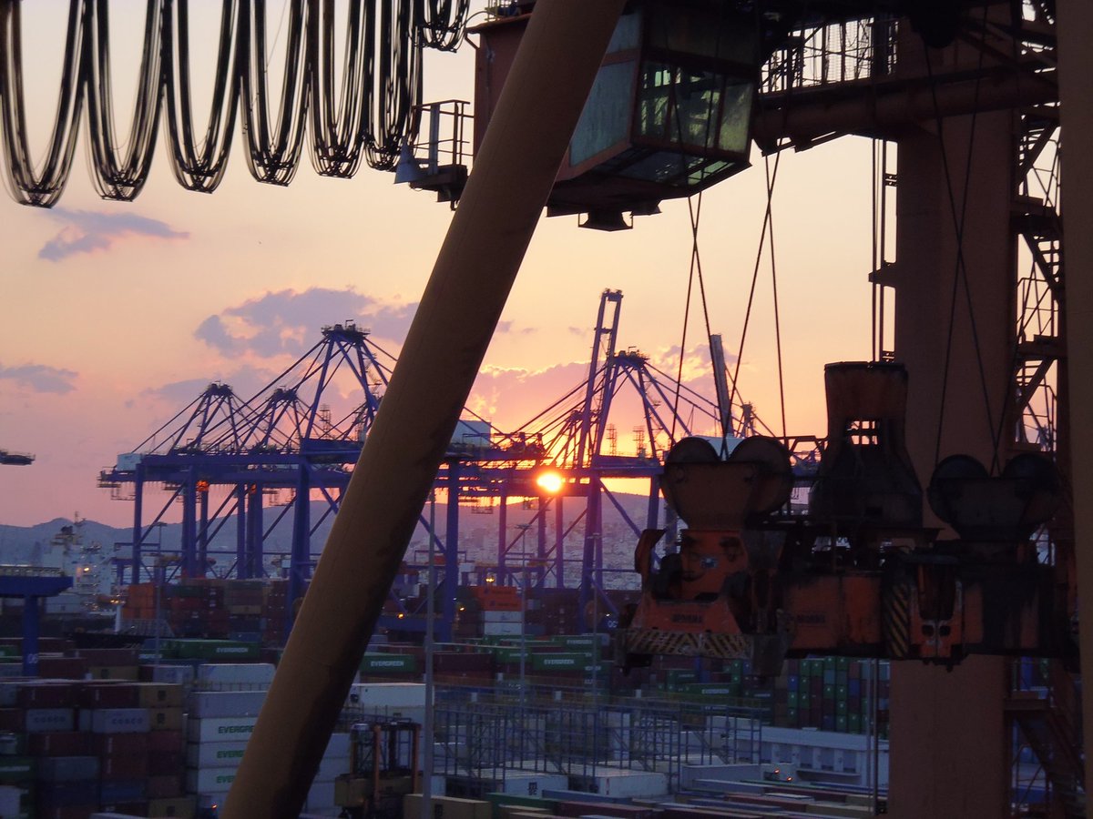 BeyondBex's tweet photo. I travelled #Athens - HKG about 10 years ago by container ship ⛴️ 🙀
The friendships form ed with the crew, the time to reflect by endless sunsets at sea was phenomenal.
Changed me forever.
Images are of sunrise/in Athens port/the Bridge/me on deck
#lifechangingtravel https://t.co/6IgMNJeclM