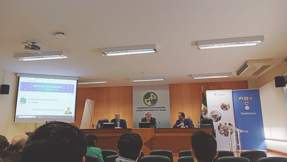 CatedraTEF_UEx's tweet photo. Apertura institucional de la mano de @pjclementem, @jtorreci y #ManuelVelardo
#HackForGood
#HackForGood2024
#CátedrasTelefónica
#H4GCC https://t.co/aaKCKvvgV7