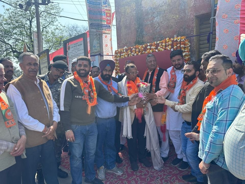 BJP4Punjab's tweet photo. गढ़ीवाला(होशियारपुर दसुया रोड) से खंगवारी (हरियाणा झीर दी खूही रोड) के बीच अपग्रेडेड सड़क का आज लोकार्पण करते हुए अत्यंत प्रसन्नता हुईl
इस क्षेत्र में जन जीवन की सुगमता एवं आर्थिक विकास में इस अपग्रेडेड सड़क की महत्वपूर्ण भूमिका होगीl
#ModiKiGuarantee https://t.co/p1mzZRSP9M